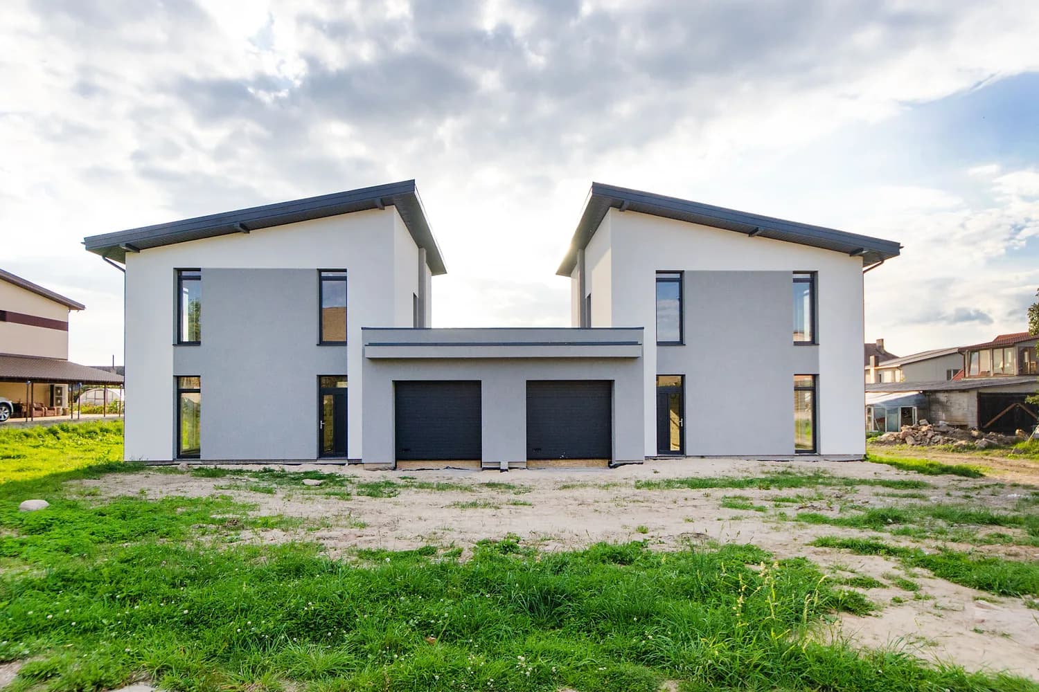 Modernes Einfamilienhaus in Österreich – typischer Kandidat für eine Wärmepumpe